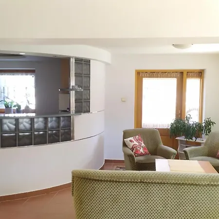 Prywatne Pod Nosalem Homestay *